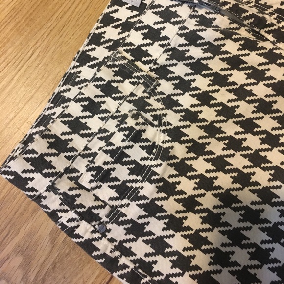 Zara Black and white Herringbone Jeans - Picture 2 of 3